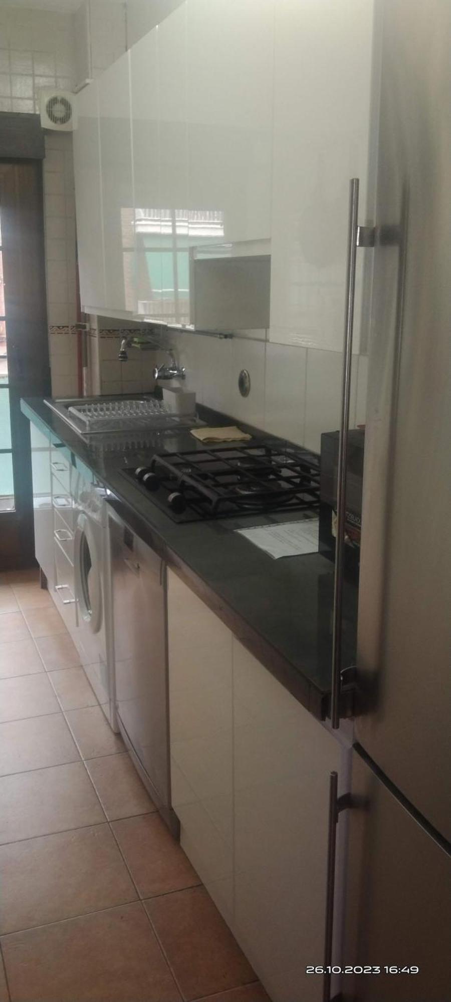 Habitaciones Individuales En Apartamento Madrid Esterno foto