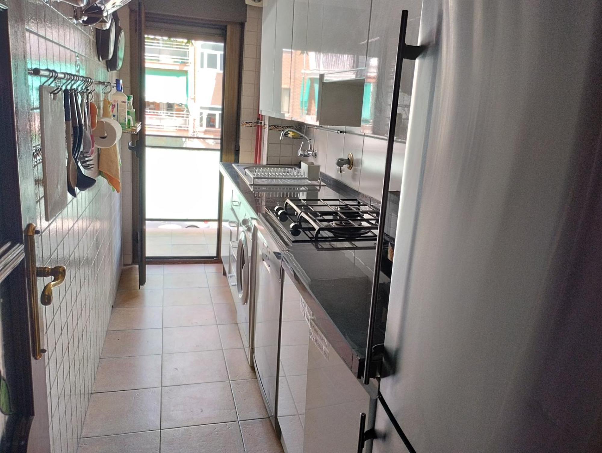 Habitaciones Individuales En Apartamento Madrid Esterno foto