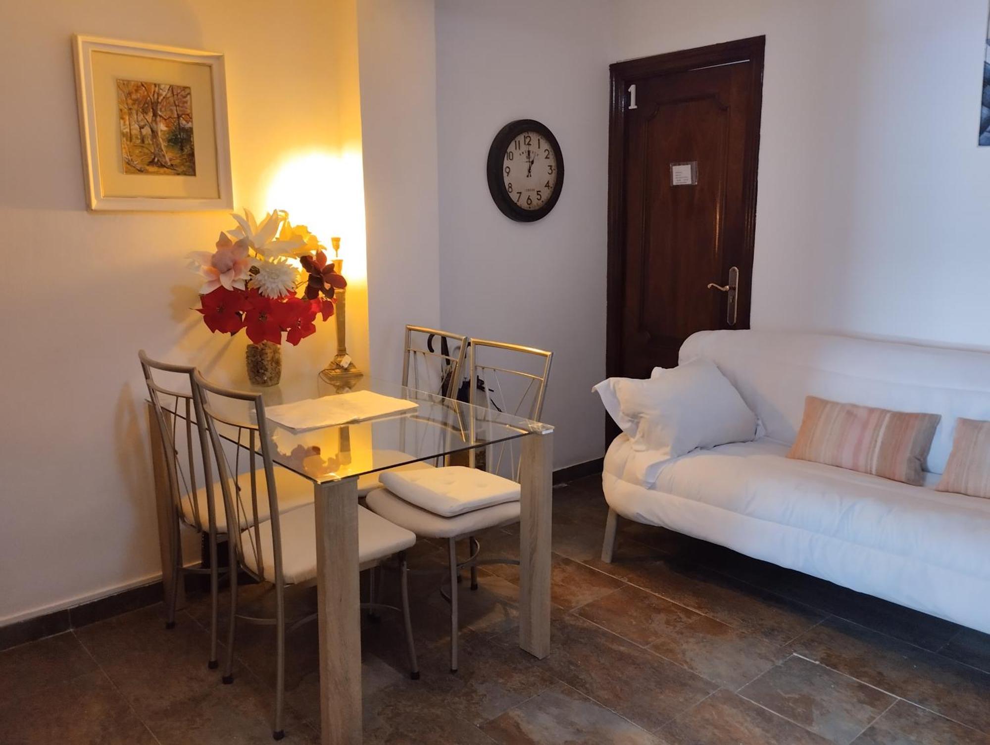Habitaciones Individuales En Apartamento Madrid Esterno foto