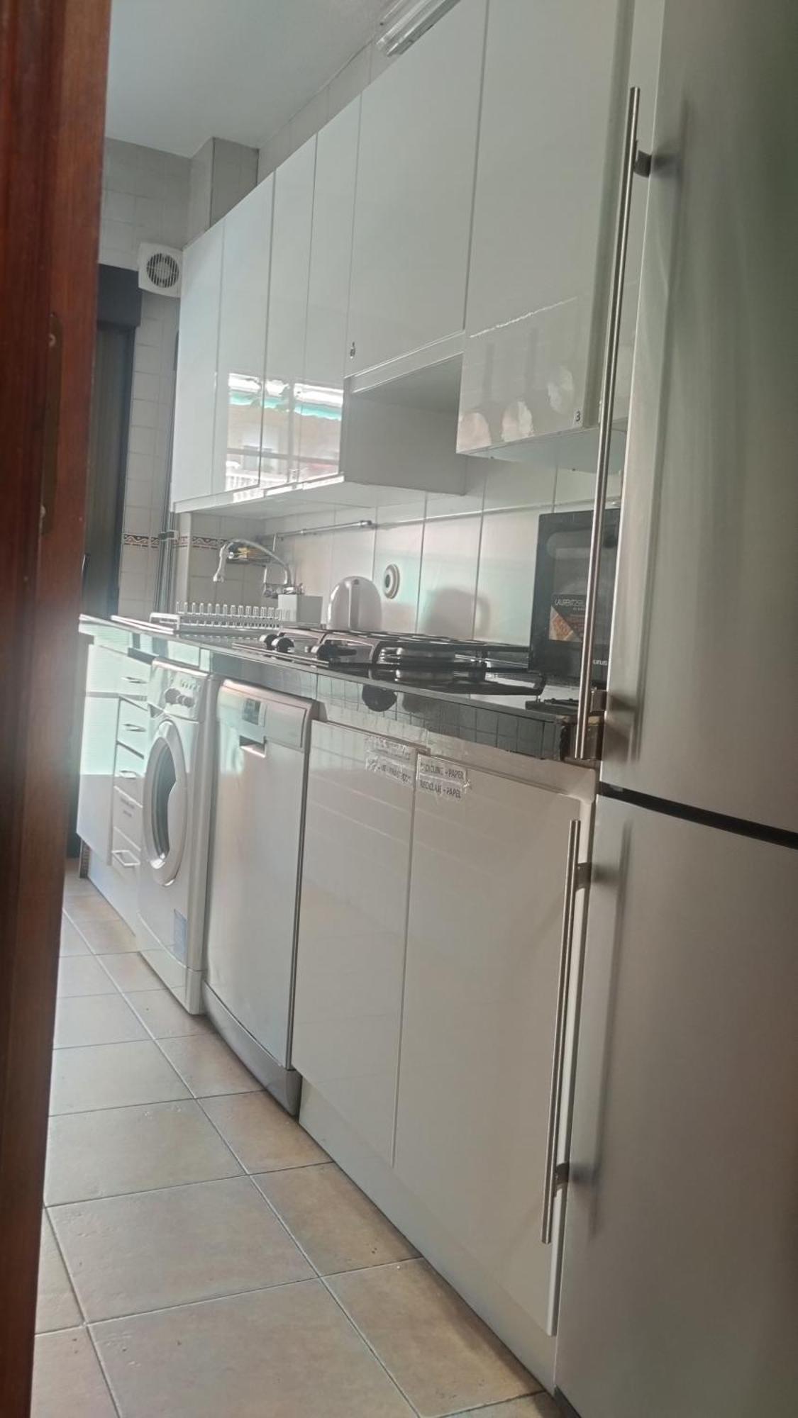 Habitaciones Individuales En Apartamento Madrid Esterno foto