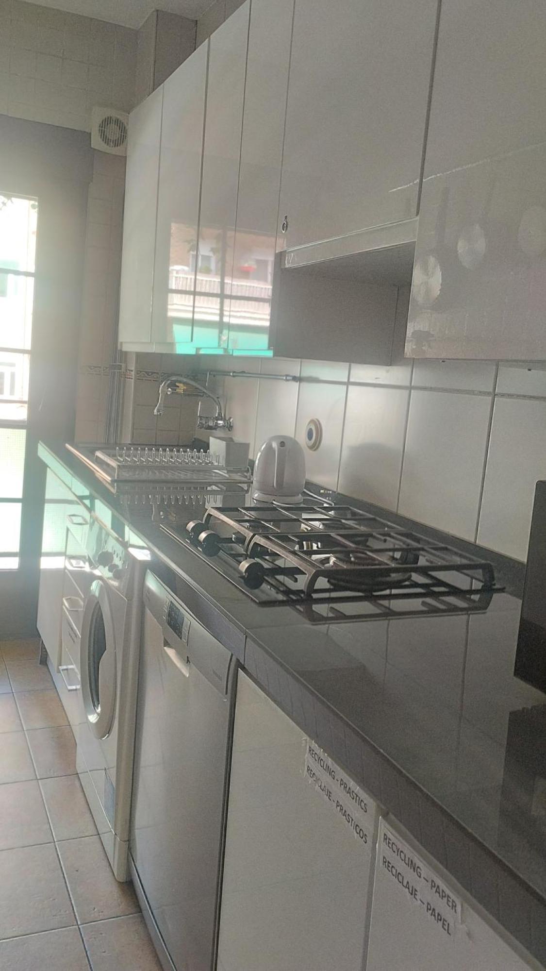 Habitaciones Individuales En Apartamento Madrid Esterno foto