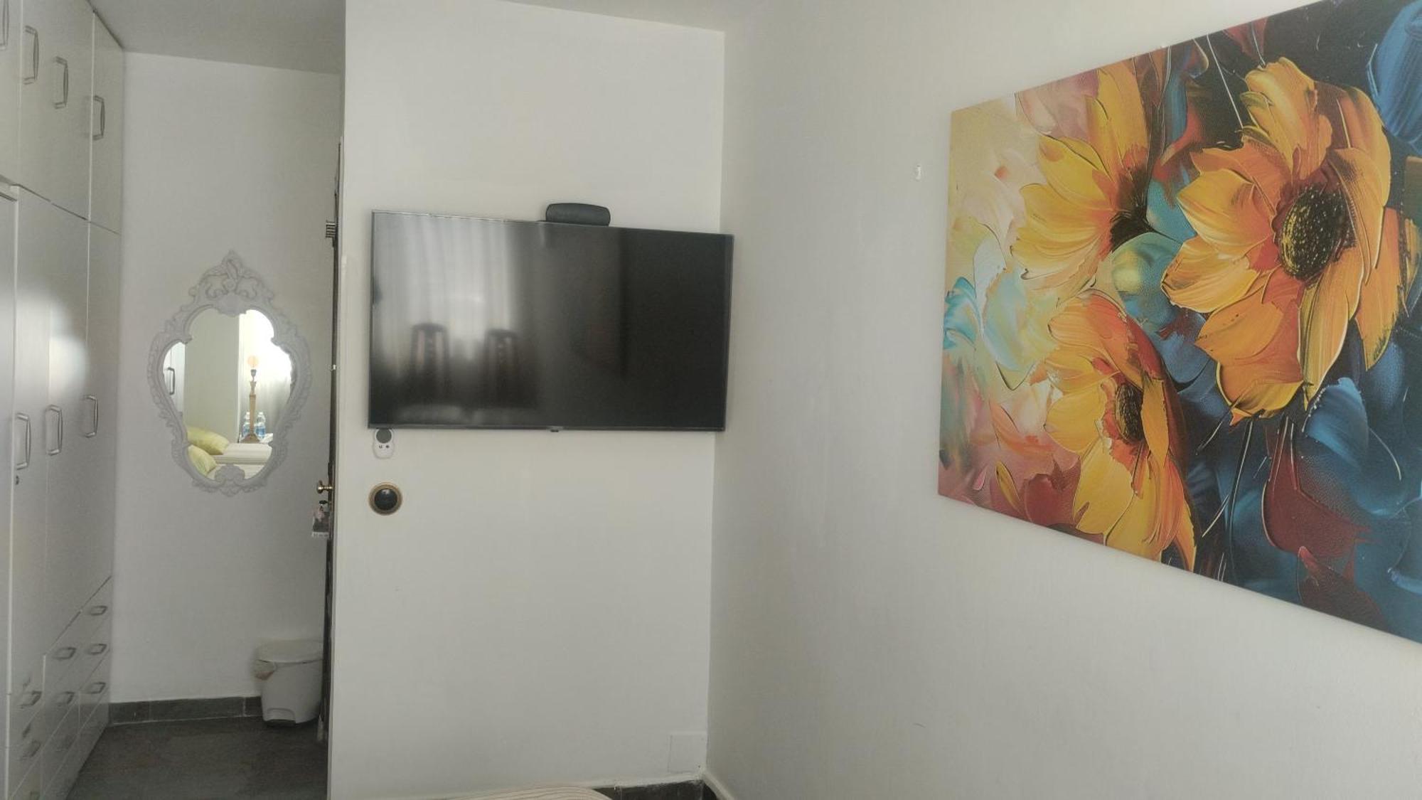 Habitaciones Individuales En Apartamento Madrid Esterno foto